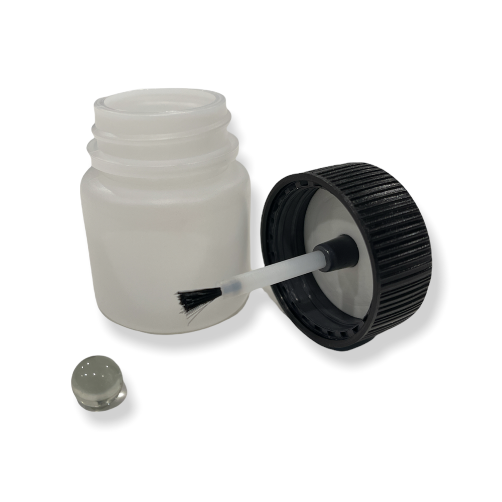 LiME LiNE Paint Saver touch-up containers. Perfect for saving your or your customers leftover paint. Can be used to touch up paint jobs or to mix up paint samples. 